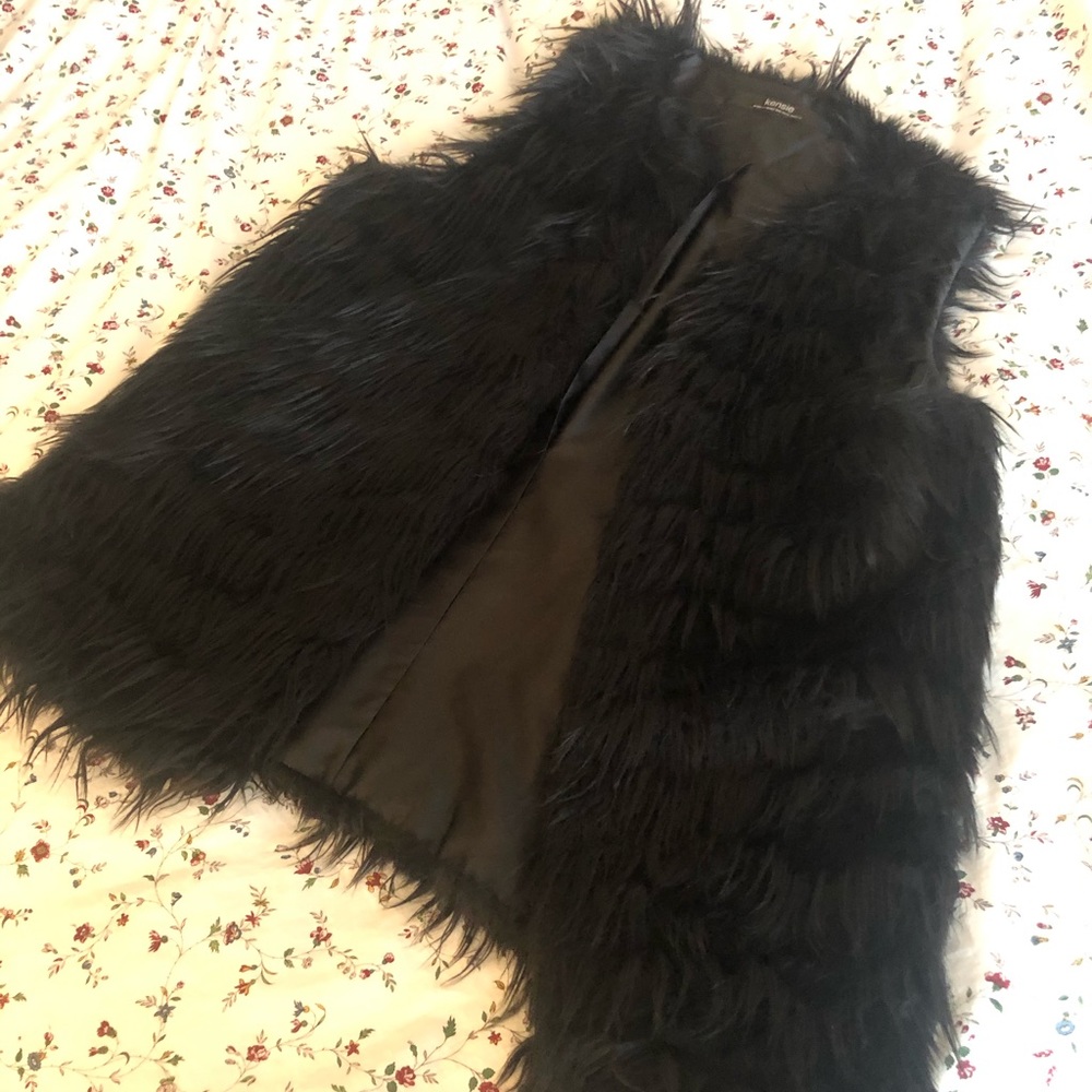 Fur vest